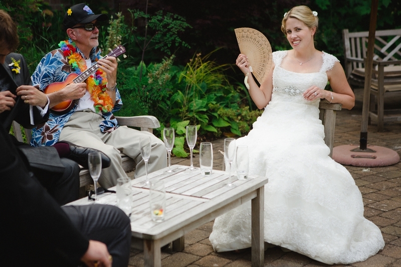 Serenading a fan, Chiddingfold, Surrey